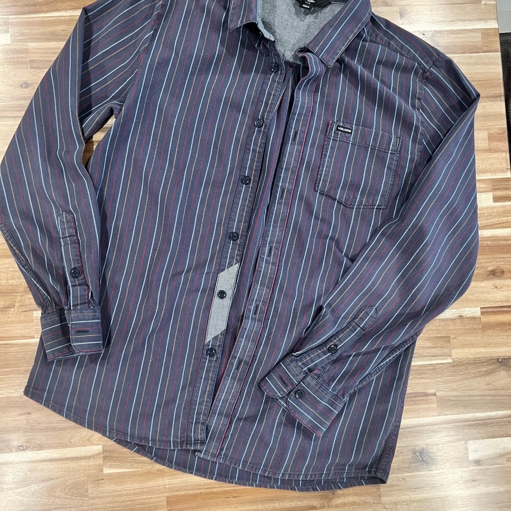 Volcom Gray and Blue Casual Button Down Shirt with Pointed Collar